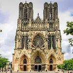 Appartement Reims Pres Des Maisons De Champagne